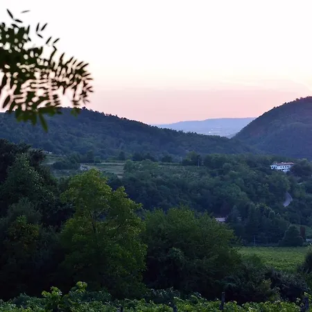 科尔德尔巴巴罗萨农家乐 *